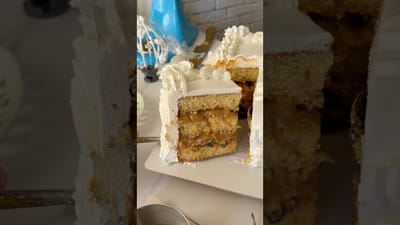 Pastel de Cumpleaños de Dulce de Leche con Ciruela Pasa