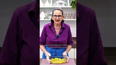 Postre Cremoso de Uva con Leche en Polvo (Tipo 'Bombom'), Servido en Platón