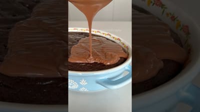 Bolo de Chocolate perfeito: Chocolatudo e molhadinho
