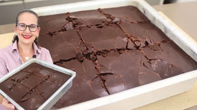 Pastel de Chocolate Esponjoso con Costra Crujiente