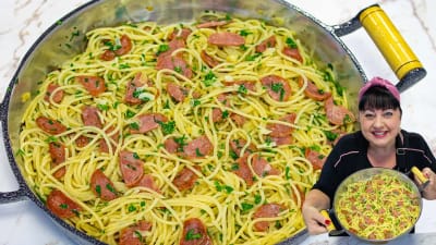 Espagueti Cremoso de Ajo y Aceite con Chorizo Tipo Calabresa