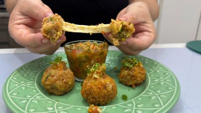Bolinho de Feijão Leve com Arroz e Carne de Porco