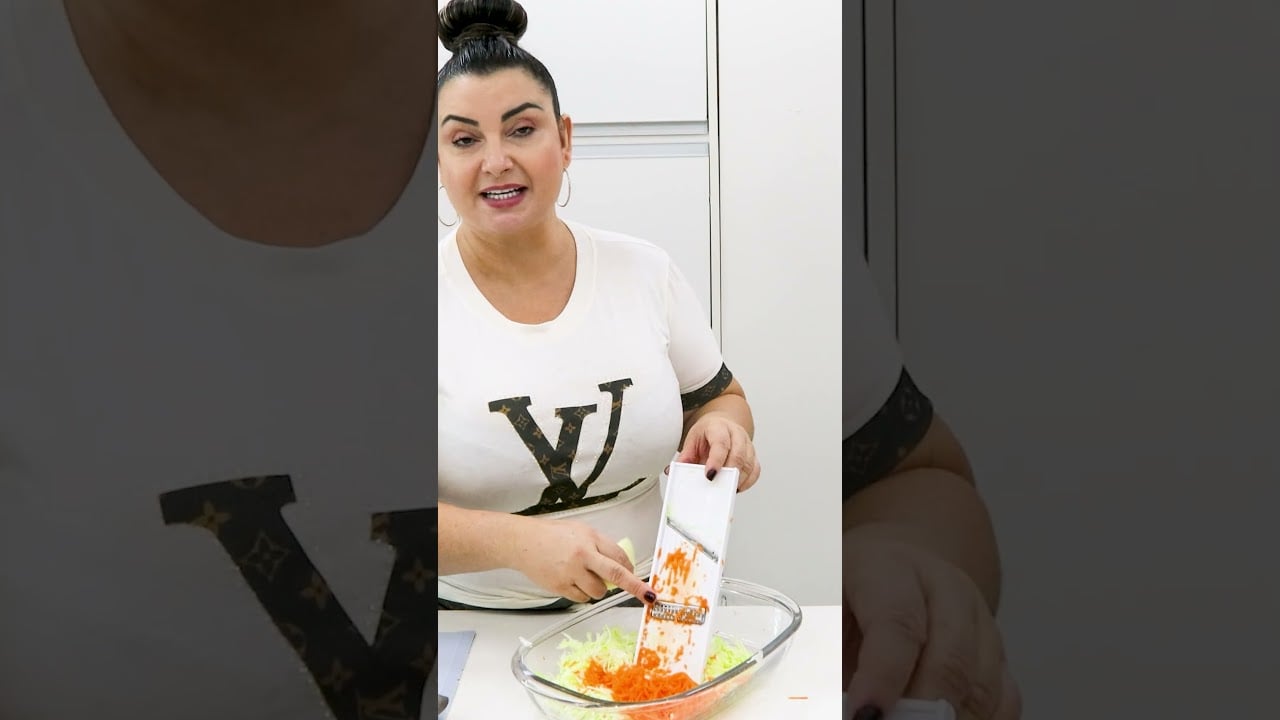 Ensalada Cremosa de Piña con Col y Aderezo Tipo Mayonesa