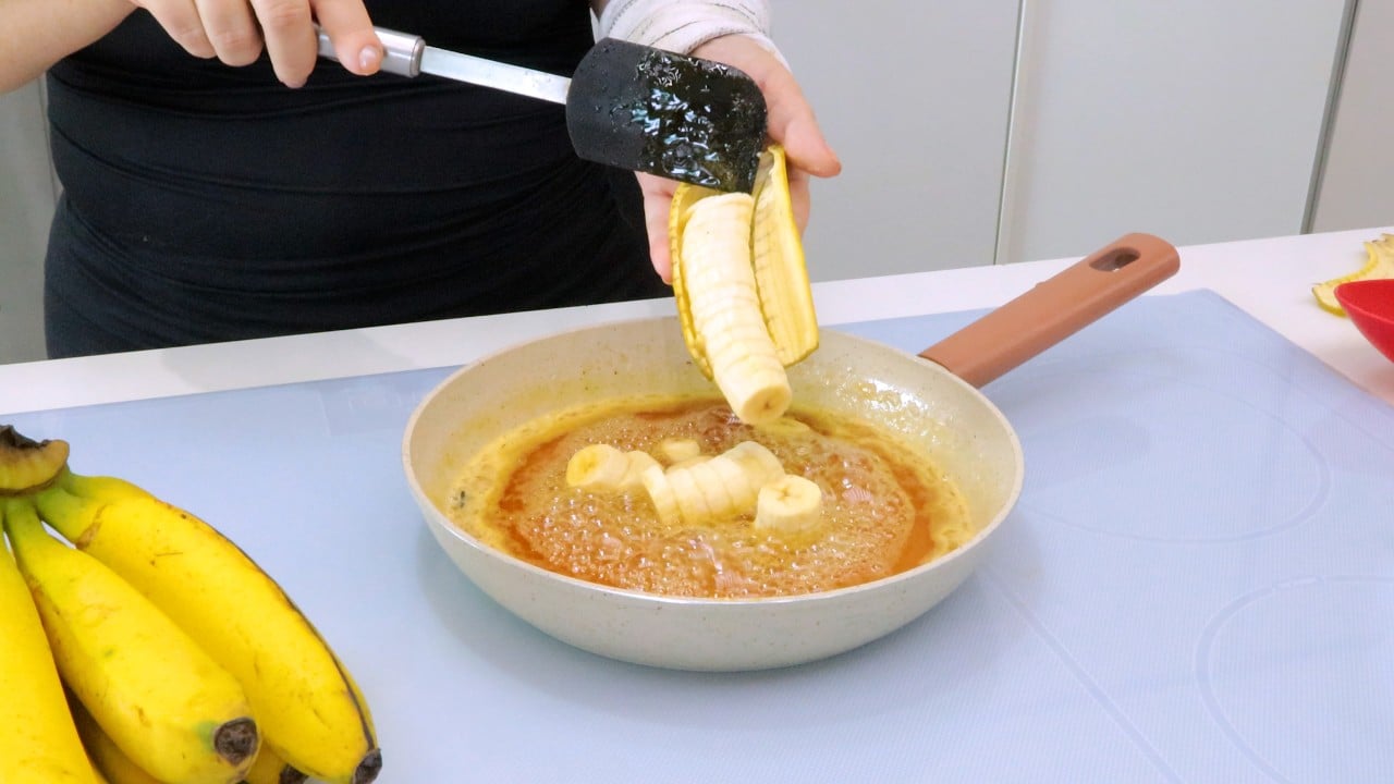 A Melhor Calda Quente de Banana para Sorvete