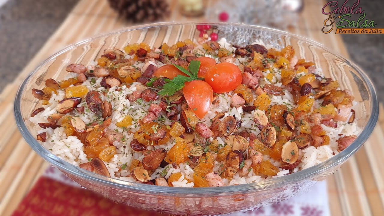 ARROZ TEMPERADO ESPECIAL DE NATAL COM AMÊNDOAS UM TOQUE DE BACON E DAMASCO