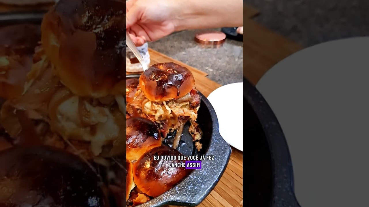 Lanche Desconstruído com Carne Moída e Cebola Caramelizada