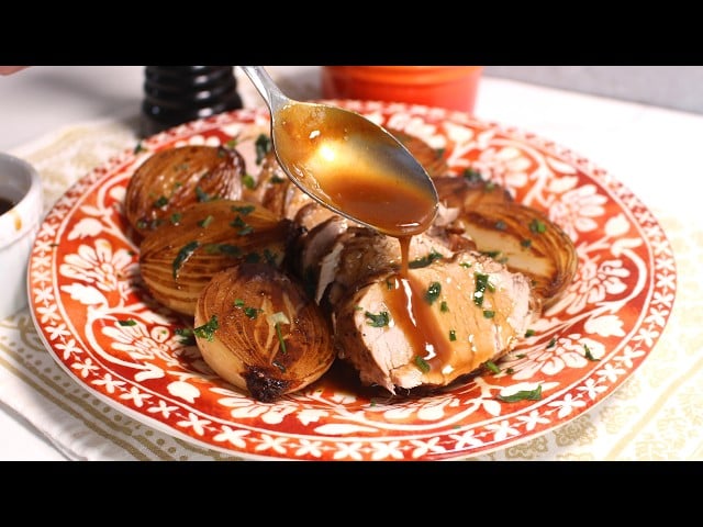 Mignon Suíno com Cebola Caramelizada