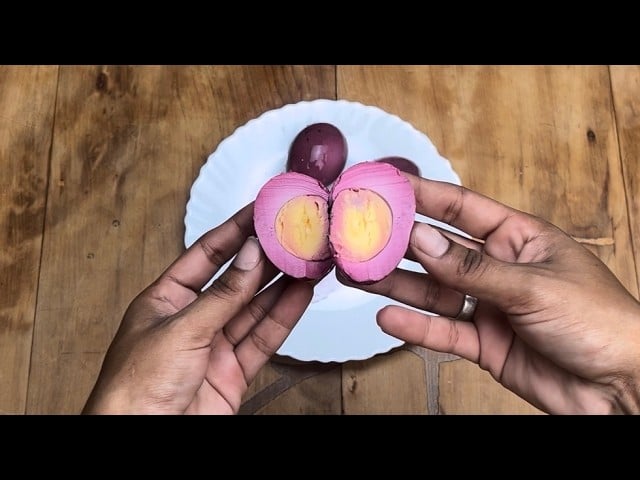Ovo 'Diferente' Cozido com Beterraba