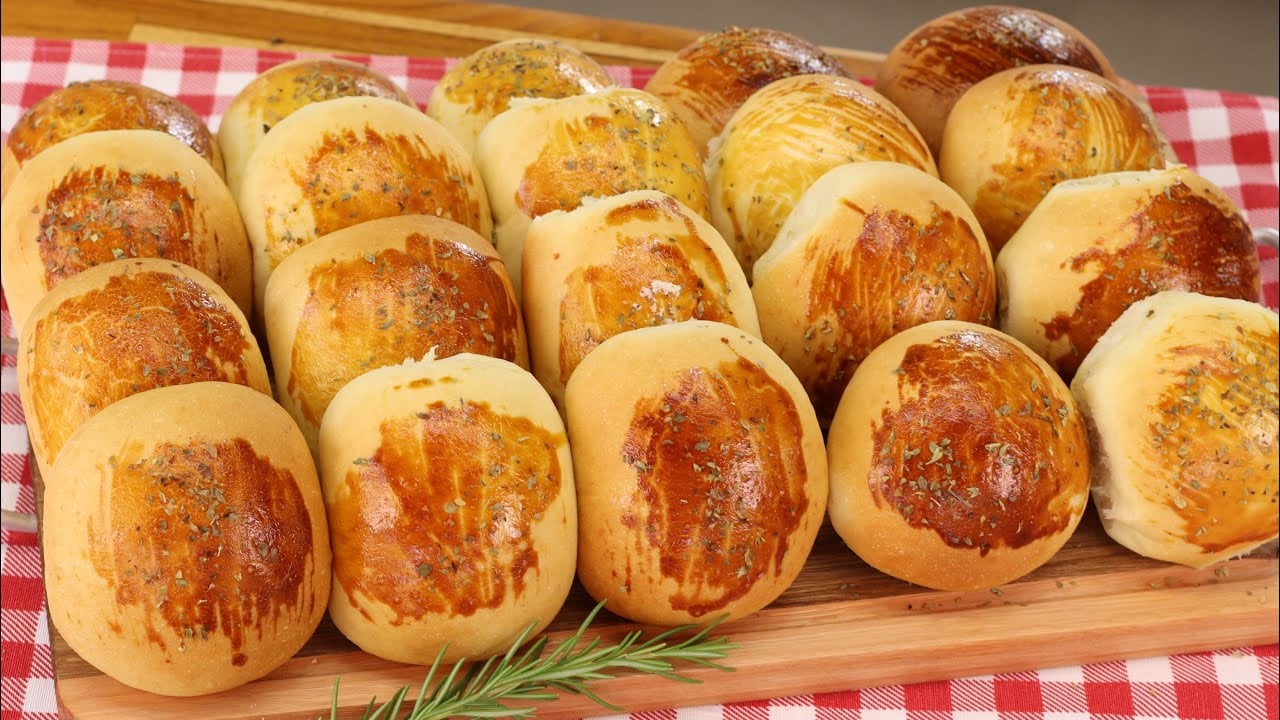 Pan de Papa Relleno de Chorizo Ahumado y Requesón
