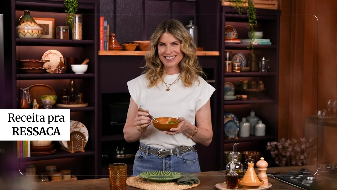 Sopa Fria de Tomate com Pão