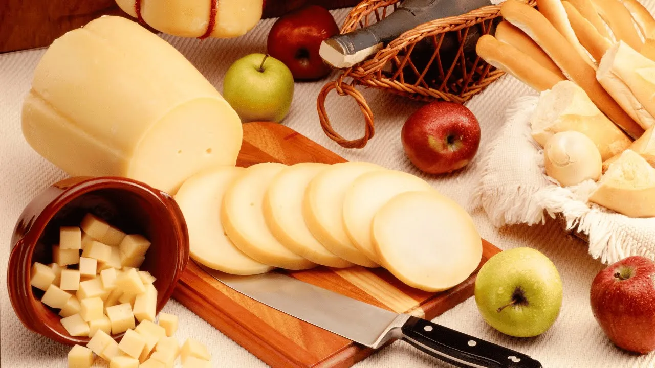 Chips de Provolone Crocantes e Irresistíveis em Minutos