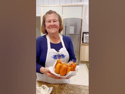 Salchichas fritas con palo (Estilo Ote)