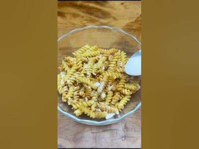 Pasta Crujiente en Freidora de Aire con Salsa de Chocolate