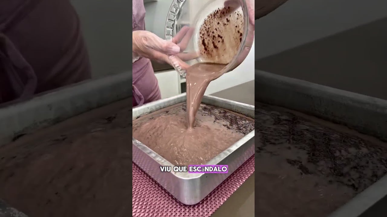 PASTEL DE CHOCOLATE CON GLACEADO CRUJIENTE