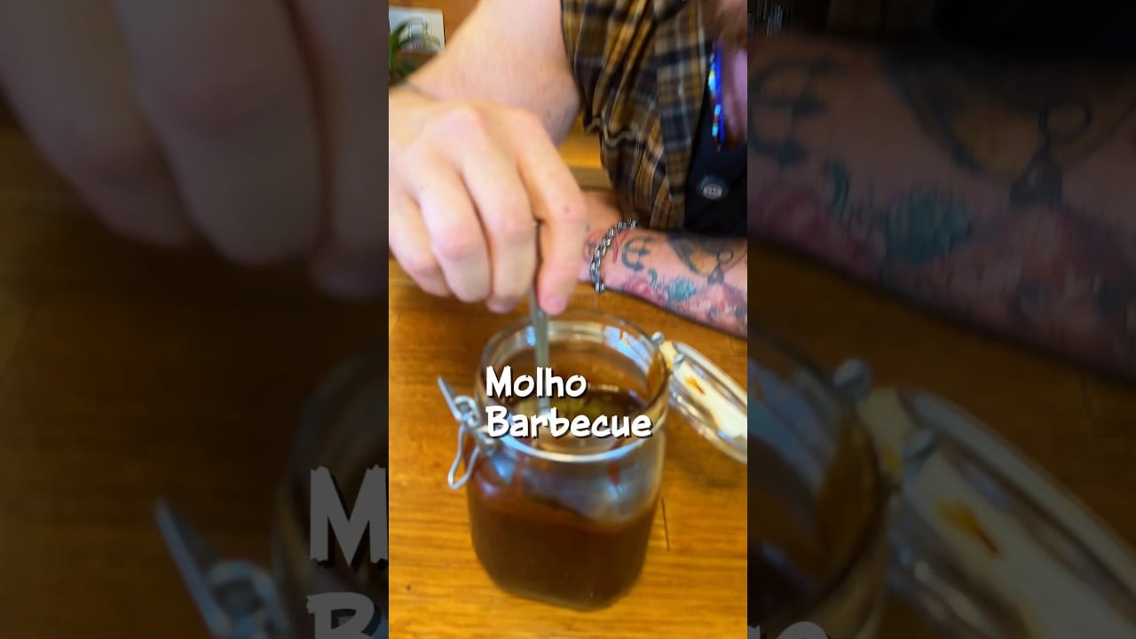 HOMEMADE INDUSTRIAL-STYLE BARBECUE SAUCE