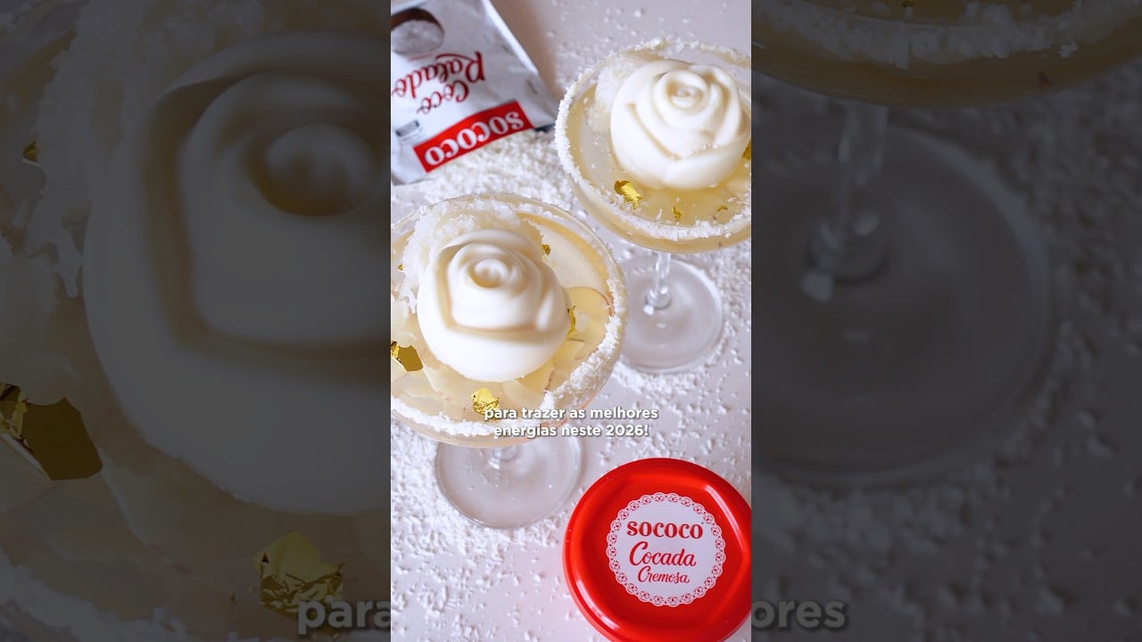 Taça de Gelatina de Champanhe com Coco