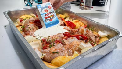 Pollo Asado con Papas al Horno y Media Crema